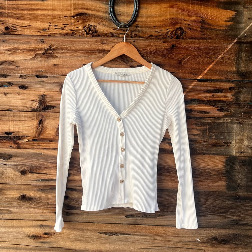 HAUTE MONDE | White Ribbed Button-Up Women's Top M